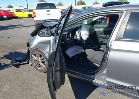 2018 Hyundai Elantra Value Edition из США, поврежденный, VIN 5NPD84LF3JH366668